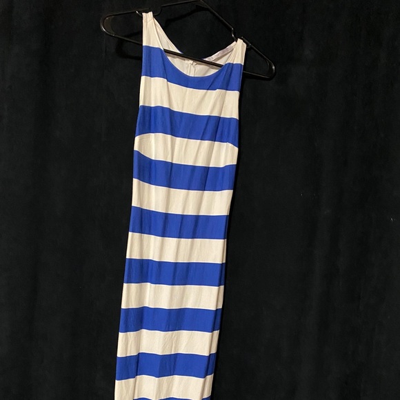 Long striped dress - Picture 3 of 7